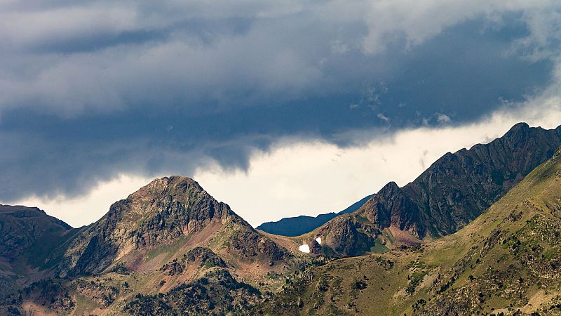 Precipitaciones abundantes y acompañadas de tormentas en Pirineos - Ver ahora