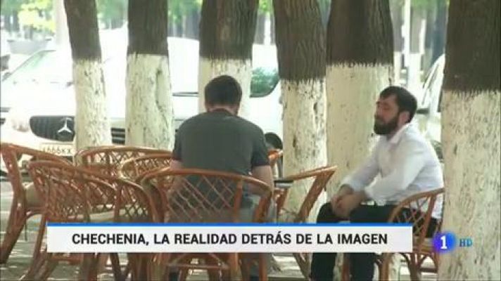 Telediario 1 - La ley del silencio impera en la república rusa de Chechenia diez años después de la última guerra