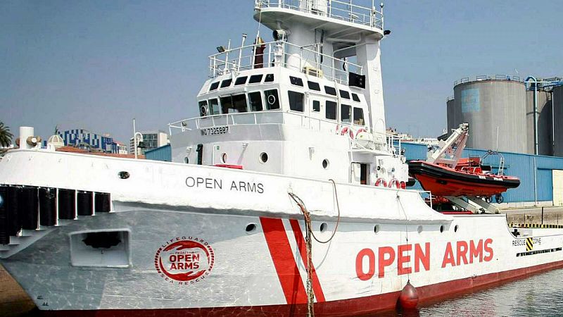 El Open Arms se enfrenta a las dificultades de rescatar migrantes en el Mediterráneo Central