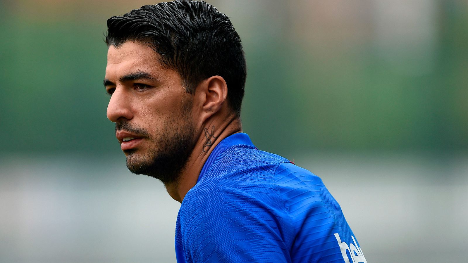 El delantero uruguayo Luis Suárez ha vuelto a la actividad al reincorporarse a los entrenamientos de pretemporada con el Barcelona. Valverde va recuperando efectivos.