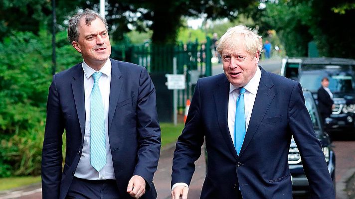 Boris Johnson prosigue en el Ulster su gira por el 'Brexit'