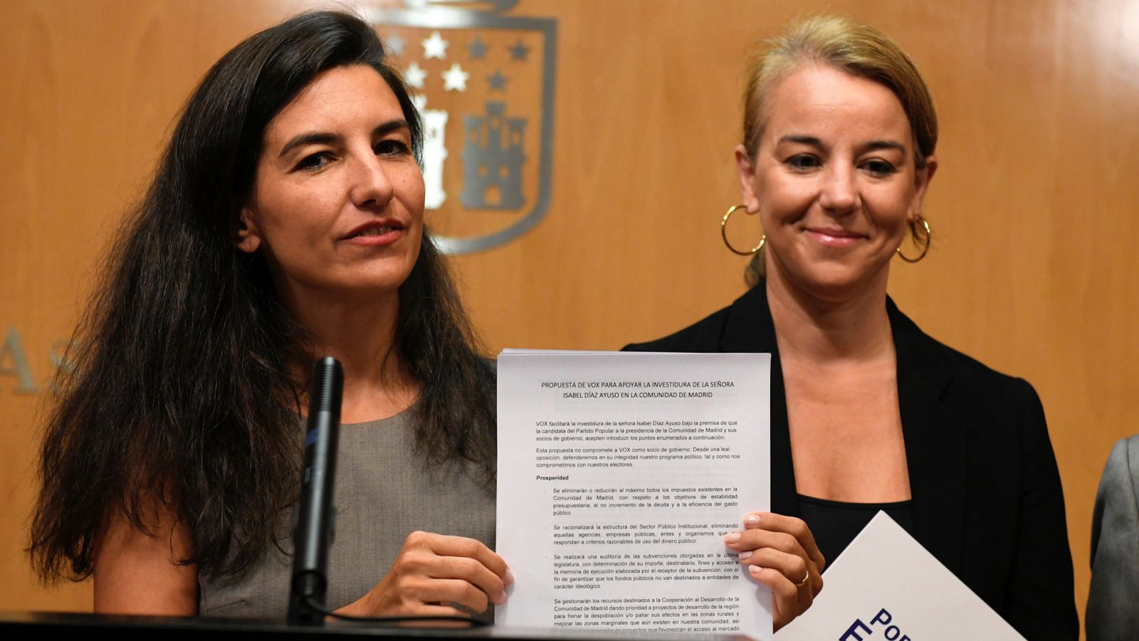 Vox presenta un documento rebajado y "definitivo" a PP y Cs para facilitar la investidura de Ayuso