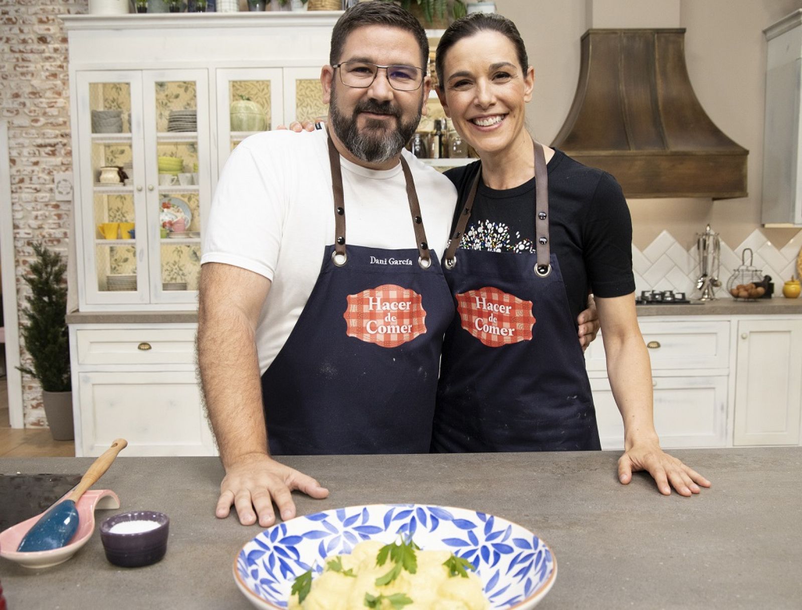 Raquel Sánchez Silva visita "Hacer de comer"