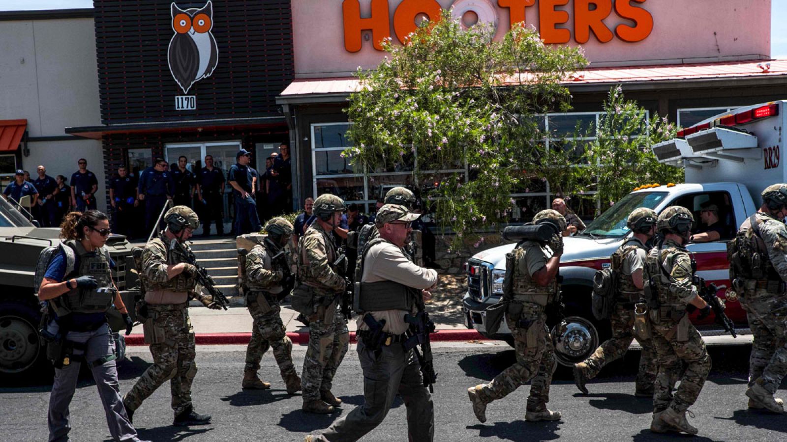 Al menos 20 muertos y 26 heridos en un tiroteo en un centro comercial de El Paso, EE.UU. - Informativo 24h | Ver