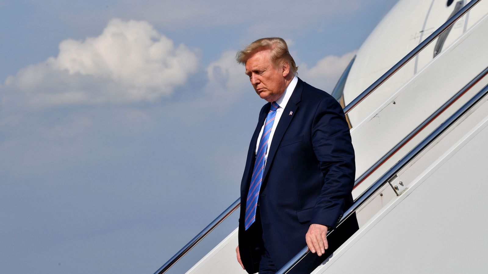 Los demócratas acusan a Trump de avivar el odio racial con sus discursos y su política antiinmigrantes - ver ahora 