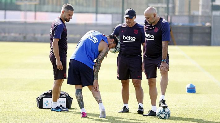 Telediario 1 - Leo Messi, lesionado en el sóleo de la pierna derecha
