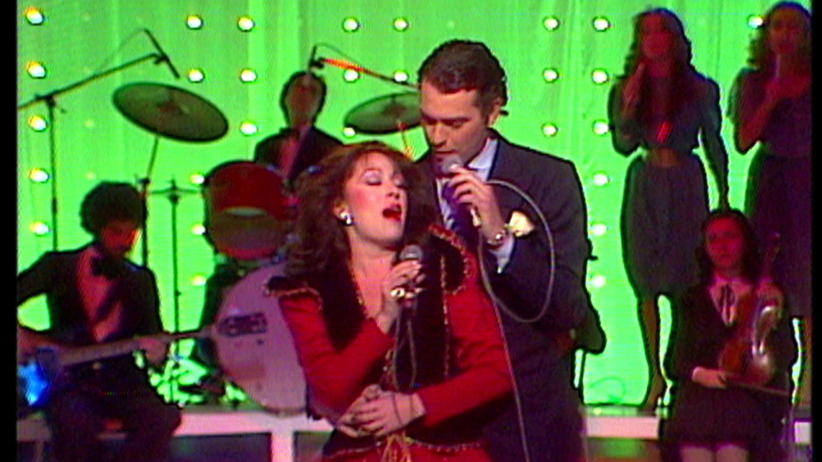 Viaje al centro de la tele - La extraña pareja en duetos