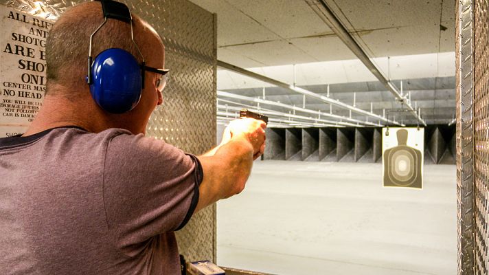 Telediario 1 - Armas contra el miedo a las armas: "Los hispanos somos ahora el blanco"