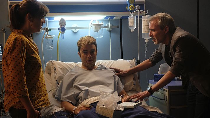 Servir y proteger - Elías va a visitar a su hijo al hospital en estado ebrio