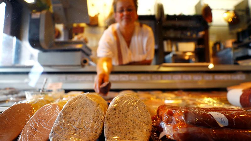 Alemania se ha enfrascado en un enconado debate en torno a varias propuestas para elevar los impuestos a la carne y dedicar ese dinero a mejorar el bienestar en las granjas o a la protección del medioambiente. Las reacciones en contra no se han hecho