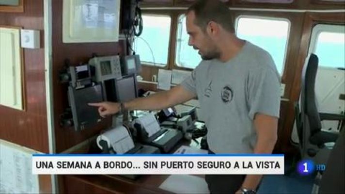 Telediario 1 - El Open Arms sigue sin poder atracar tras siete días en el Mediterráneo con 121 migrantes rescatados a bordo
