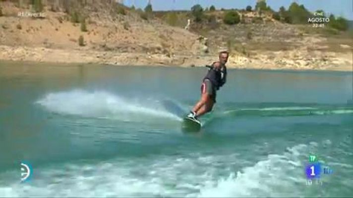 Practicando Wakeboard