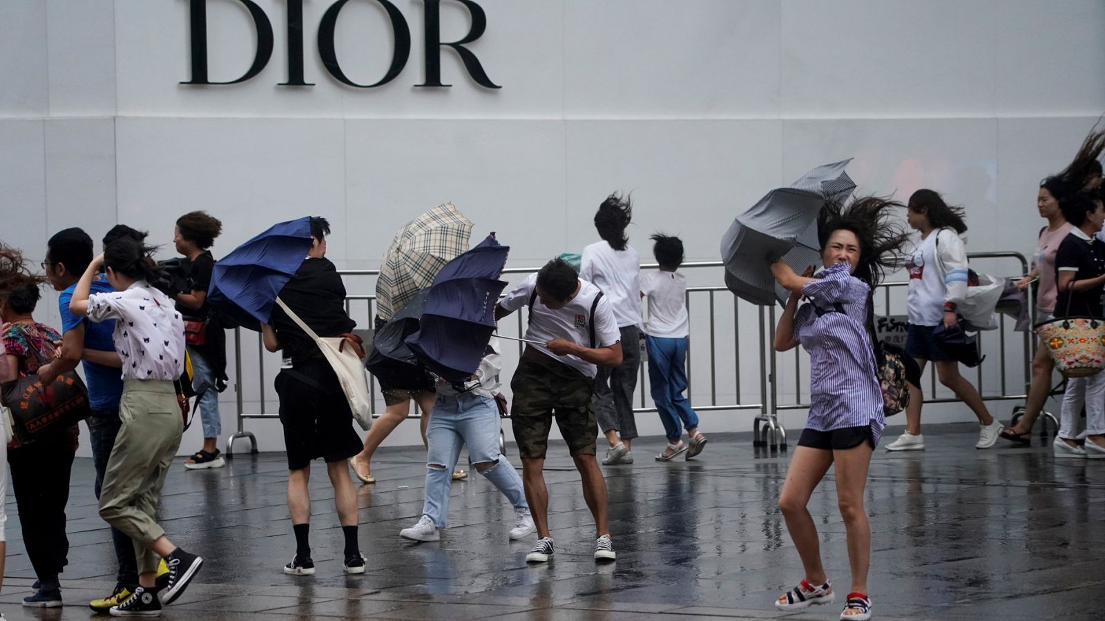 Informativo 24h: El tifón Lekima deja al menos 18 muertos en China | RTVE Play