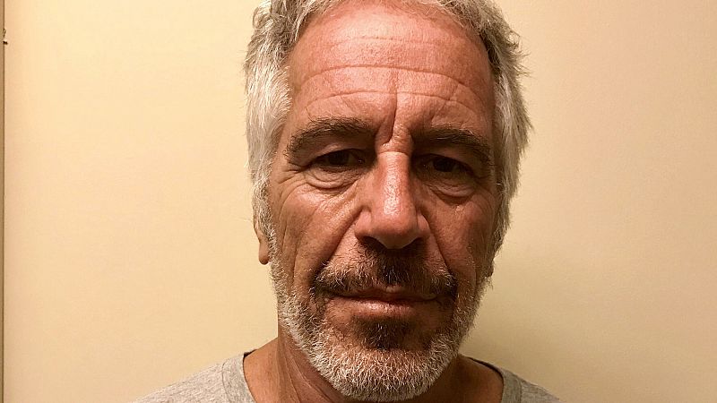 El multimillonario Jeffrey Epstein, acusado de abuso sexual, aparece muerto en su celda