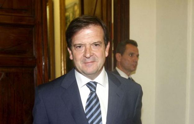  - Dimisión en el CNI