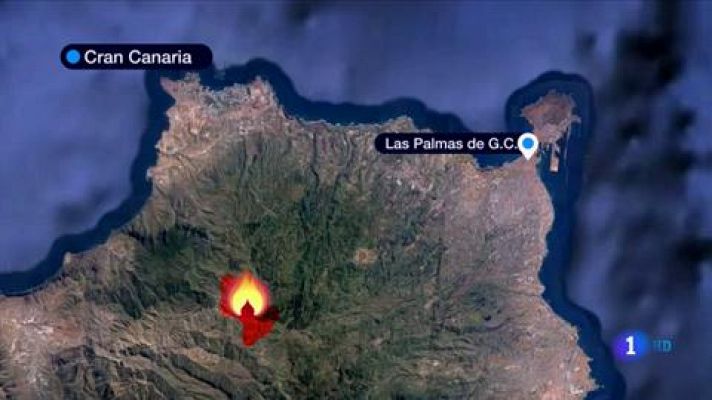 Continúan las tareas de extinción del fuego en la cumbre de Gran Canaria, que ya ha quemado más de 1.000 hectáreas