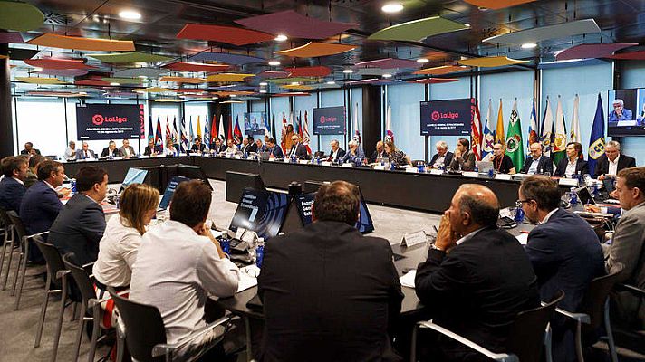 Telediario 1 - Los clubes se niegan a negociar los horarios con Rubiales