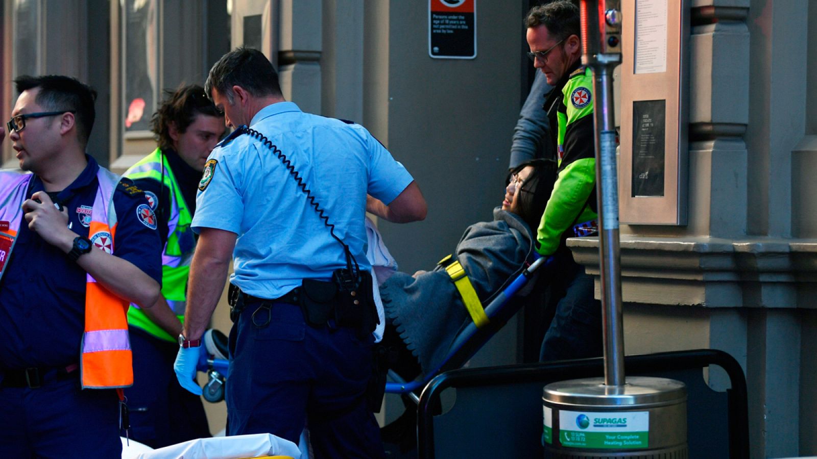 Detenido un hombre en Sidney por apuñalar a una mujer e intentar herir a varios transeúntes - RTVE.es