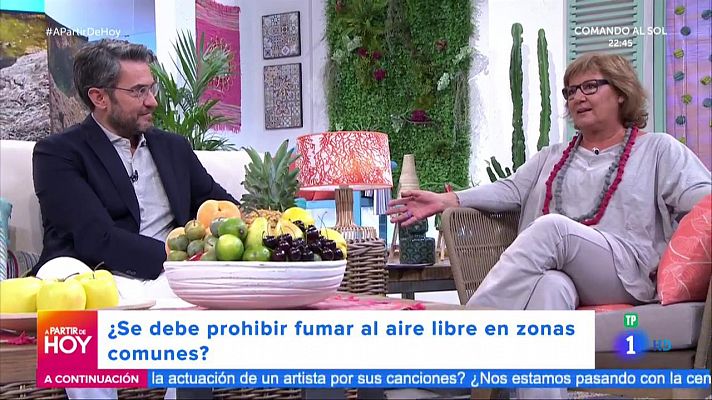 ¿Se debe prohibir fumar al aire libre en zonas comunes?