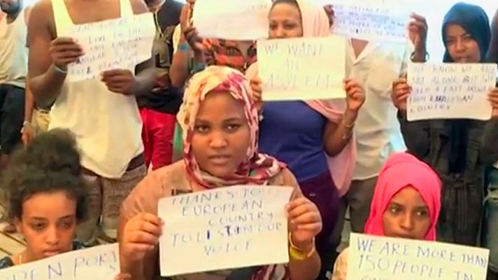 Telediario 1 - Los migrantes del Open Arms piden a Europa un puerto seguro