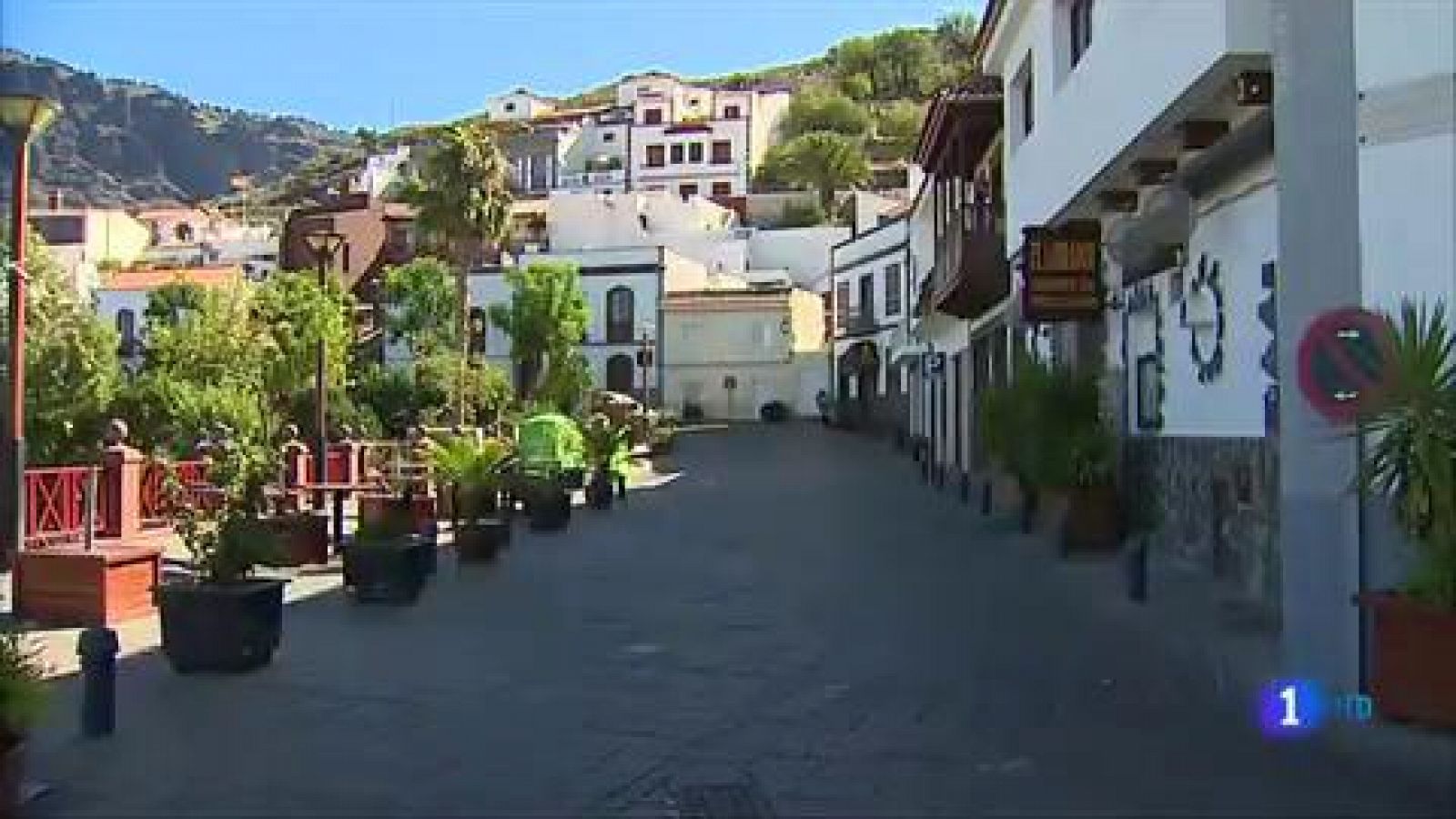 Los vecinos desalojados por el incendio regresan a sus casas tres días después | Ver