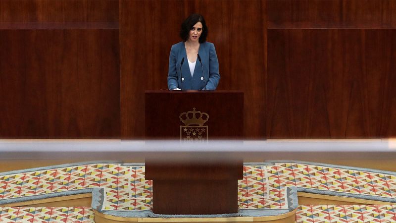 Isabel Díaz Ayuso se convertirá en la nueva presidenta de la Comunidad de Madrid en unas horas, que en su discurso se comprometió a llevar a cabo una bajada de impuestos histórica -dijo- y a tener tolerancia cero con la corrupción.Diaz Ayuso ha habla