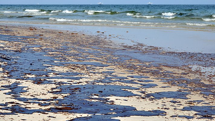 El problema de las playas contaminadas en España