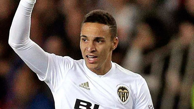 El jugador del Valencia Rodrigo está a la espera de que se cierre su fichaje por el Atlético de Madrid, que trata de vender a Correa para poder acometer la llegada del hispanobrasileño.