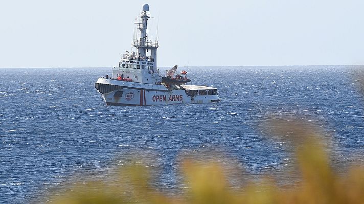 Informativo 24h - El Open Arms, en aguas italianas: "Saben que aún no hay puerto para ellos, pero ver tierra firme les calma"