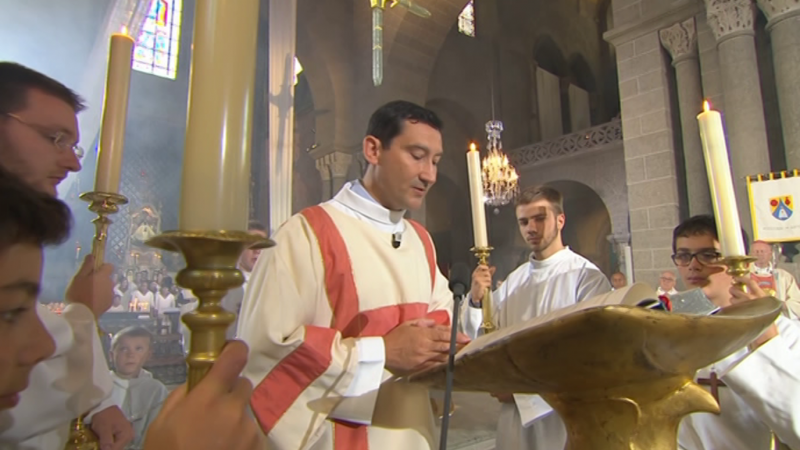 El día del Señor - Desde la Cathédrale Notre Dame-de-l'Annonciation, en Puy-en-Velay (Francia) - ver ahora