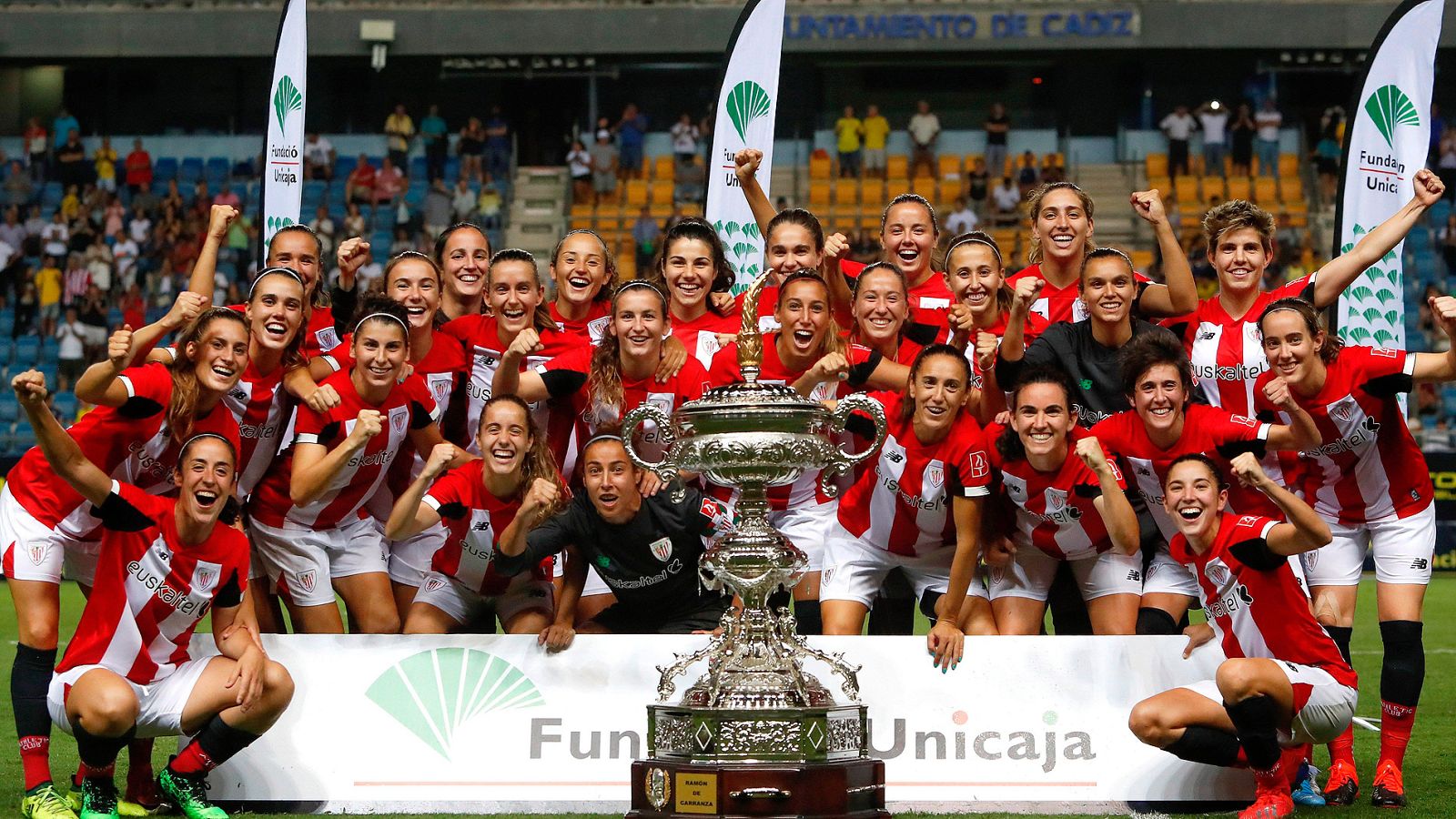 El Athletic Club conquistó el primer torneo Ramón de Carranza íntegramente femenino. El club bilbalíno se impuso en la tanda de penaltis de la final al Tottenham.