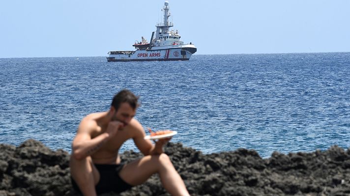 Telediario 1 - El Open Arms fondea en aguas italianas tras la anulación del decreto 'Salvini'