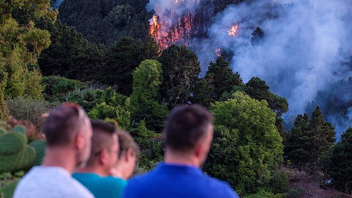 Telediario 1 - 2.000 evacuados este sábado tras declararse un nuevo incendio en Gran Canaria