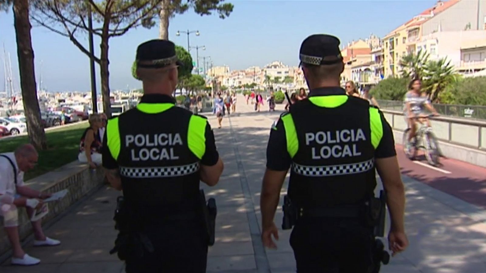 Telediario 1: La policía local de Cambrils ha incrementado las medidas de autoprotección tras los atentados de hace dos años | RTVE Play