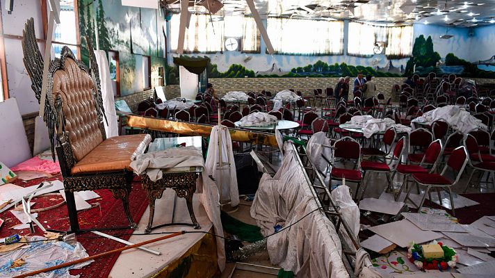 Telediario 1 - Un atentado deja al menos 63 muertos y 182 heridos en un atentado en una boda en Kabul, Afganistán