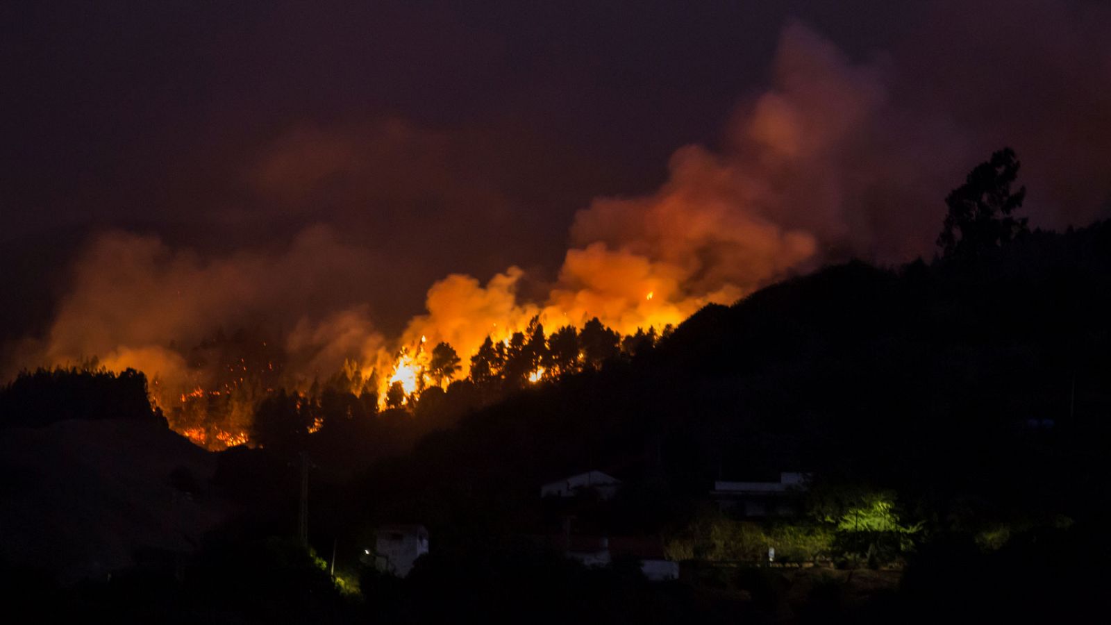 5.000 personas evacuadas por el incendio de Gran Canaria