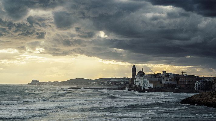 Precipitaciones en el nordeste y este peninsulares y viento en Canarias 