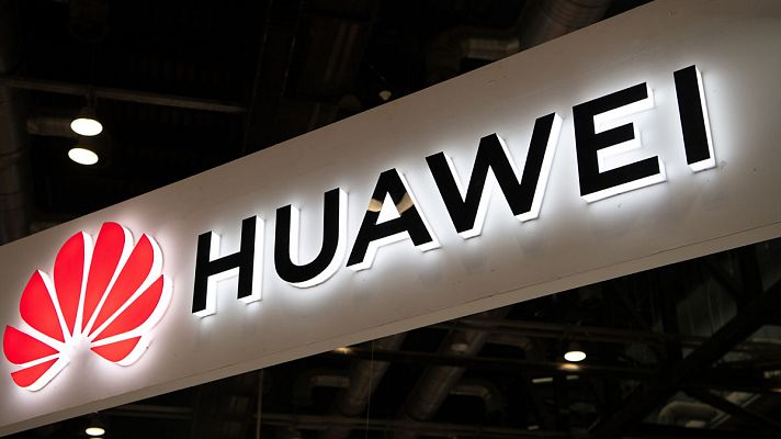 Telediario 1 - Trump postpone otros 90 días el veto a Huawei