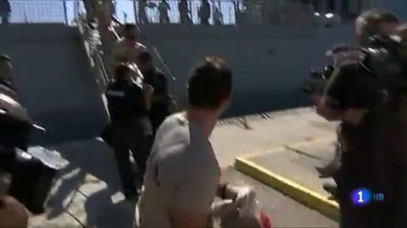 Un buque de la Armada parte hacia Lampedusa para trasladar a los migrantes del Open Arms hasta Mallorca