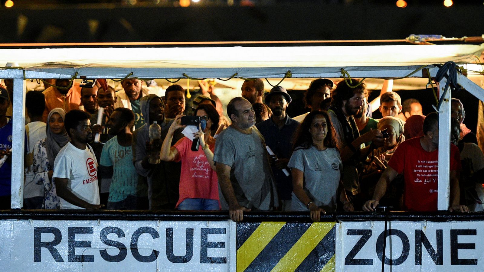 Open Arms | El Open Arms desembarca en Lampedusa a los 83 migrantes - RTVE.es