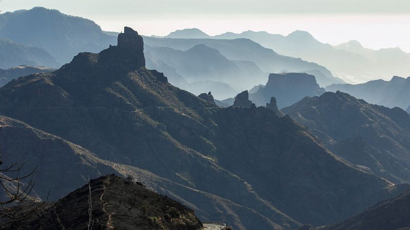 La evolución del incendio declarado el sábado en Gran Canaria es muy favorable, y tanto la ministra de Defensa en funciones, Margarita Robles, como el presidente del Ejecutivo canario, Ángel Víctor Torres, han confirmado que está a punto de declarars