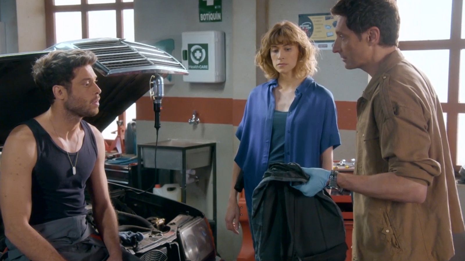 La policía encuentra mentafetamina en el taller de Álvaro