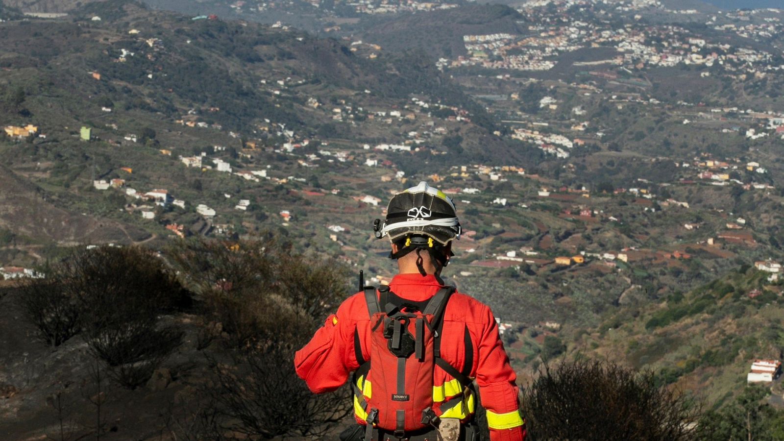 Vuelven a sus casas la mitad de los desalojados por el incendio en Gran Canaria