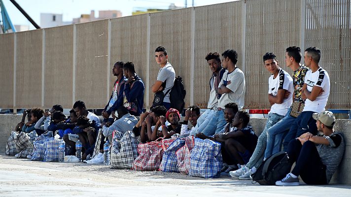 Telediario 1 - Segundo día de los migrantes del Open Arms en Lampedusa