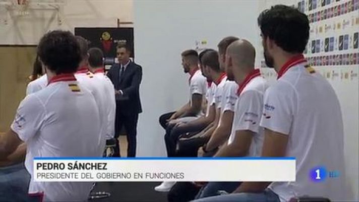 Pedro Sánchez despide a la selección española de baloncesto antes del Mundobasket