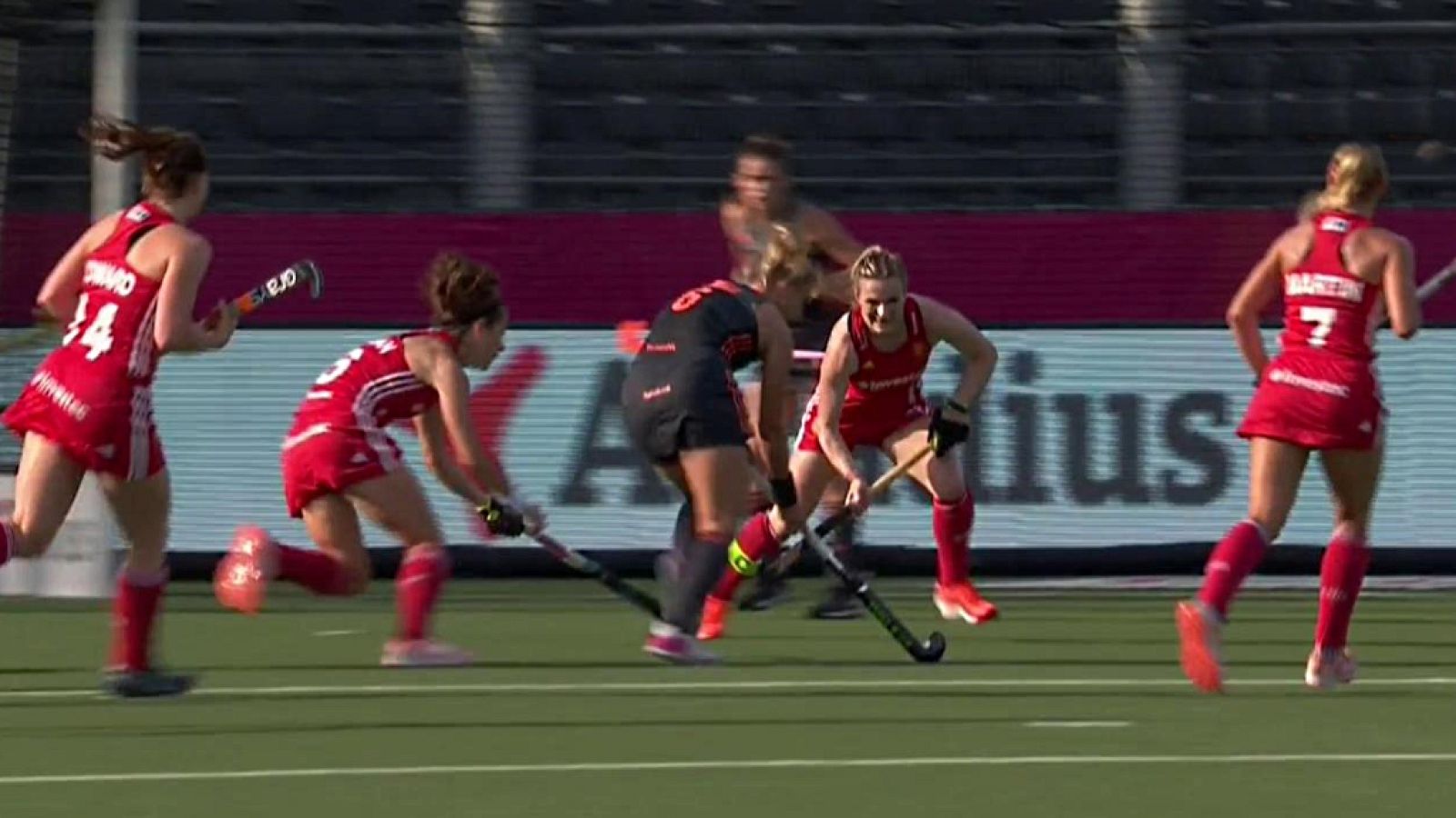 Hockey hierba - Campeonato de Europa Femenino. 1ª Semifinal: Inglaterra - Holanda - ver ahora