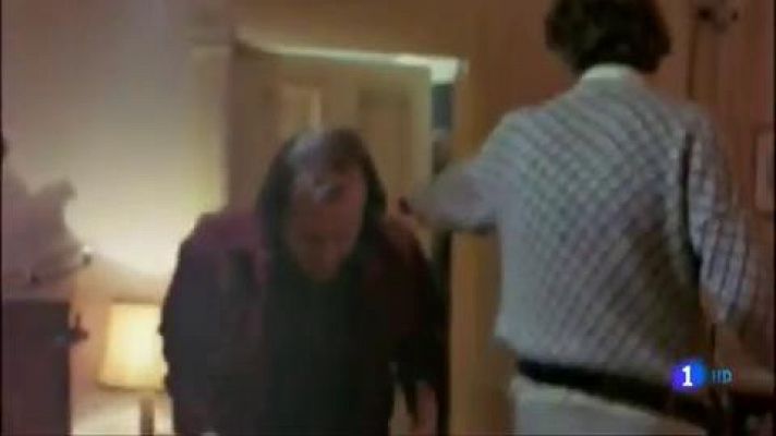 Telediario 1 - El hacha de 'El resplandor', la joya de la subasta de objetos de cine de Londres