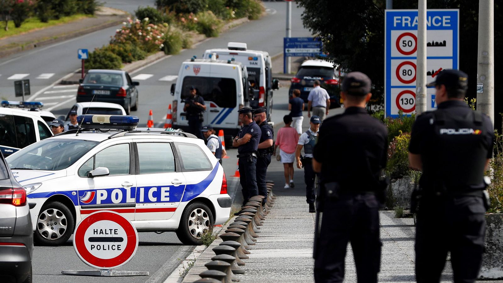 Telediario 1: Los controles de seguridad por el G7 colapsan el tráfico en la frontera con Francia | RTVE Play