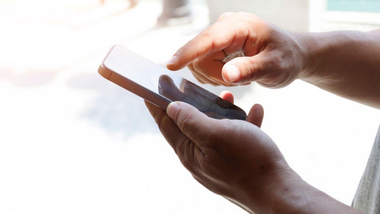 Padres divorciados denuncian dificultades para comunicarse con sus hijos durante las vacaciones