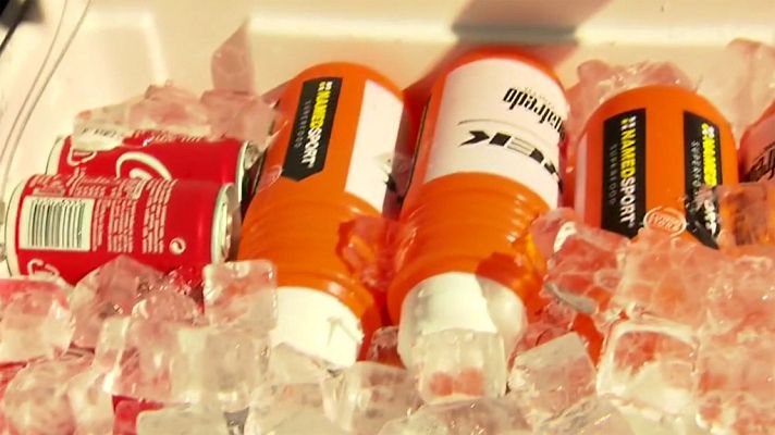 Vuelta ciclista a España - Vuelta 2019 | Así combaten al calor de la Vuelta los auxiliares del equipo Trek Segafredo